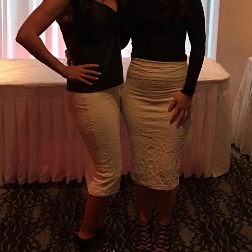 Elegant White Textured Skirt